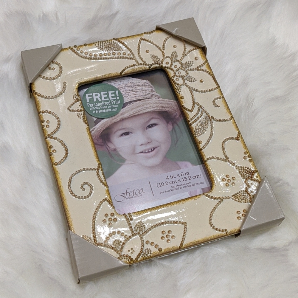 Fetco cream & gold textured floral photo frame